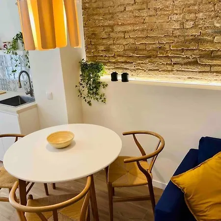 Chic Avec Terrasse, Lumineux Et Calme 2 アパート バレンシア