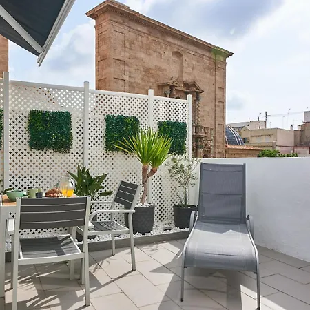 Sunny Cozy Penthouse With A Terrace At Plaza Del Carmen