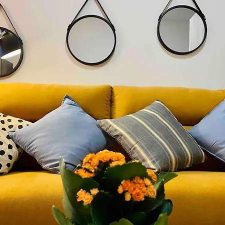 Chic Avec Terrasse, Lumineux Et Calme 1 *