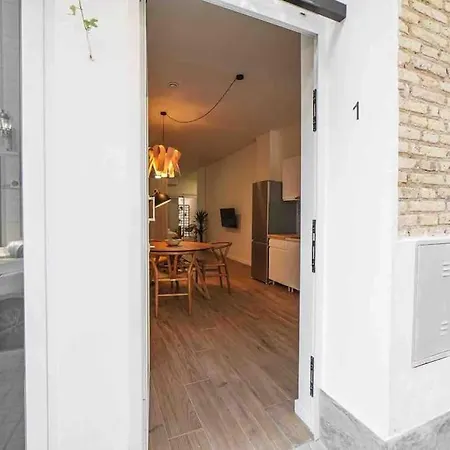 Chic Avec Terrasse, Lumineux Et Calme 1 Appartement