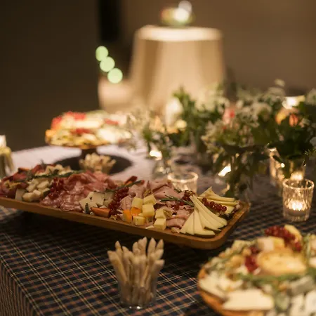 Malcom And Barret Hotel 3*