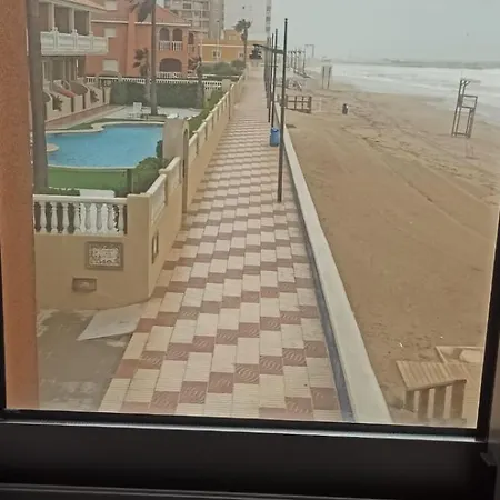 Apartamento 2 1 Linea De Playa Apartment