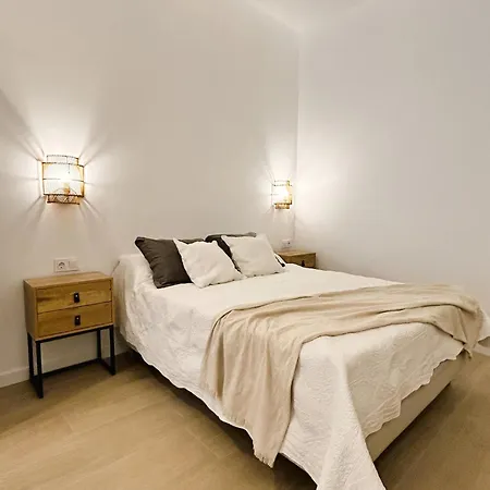 Daire Estudios A Metros De Jardines Del Turia *