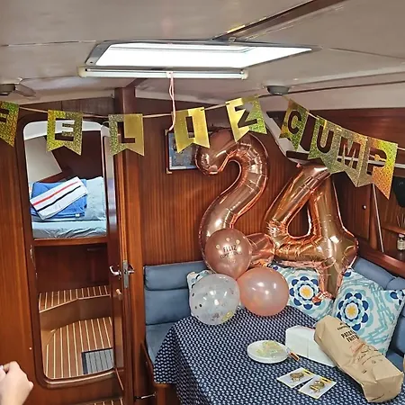 Bådhotel Autentico Velero En Valencia