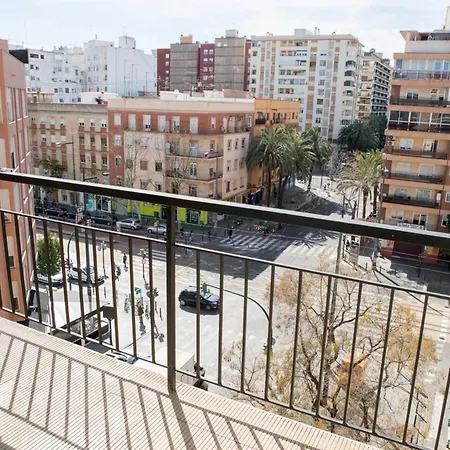 3 Bedrooms With Wifi At 5 Km Away From The *