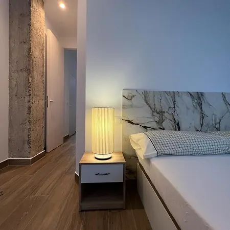 Apartamento De Diseno Junto A Palacio De Congresos