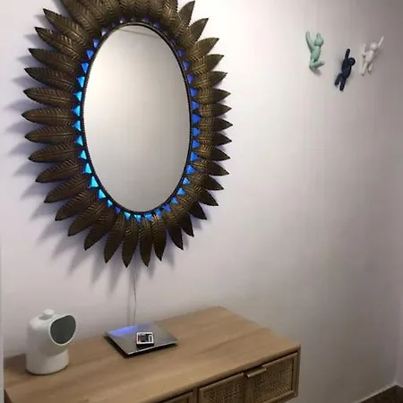 Les Oronetes Apartment