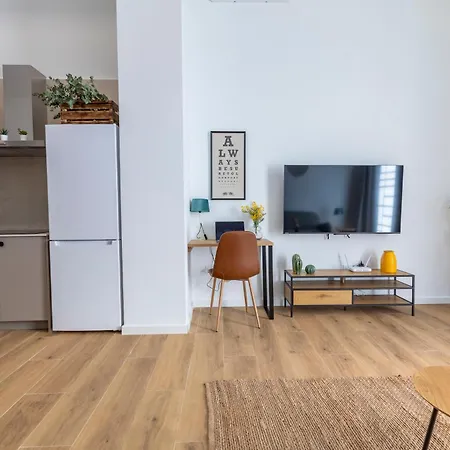 Travel Habitat Sant Isidre Apartment *