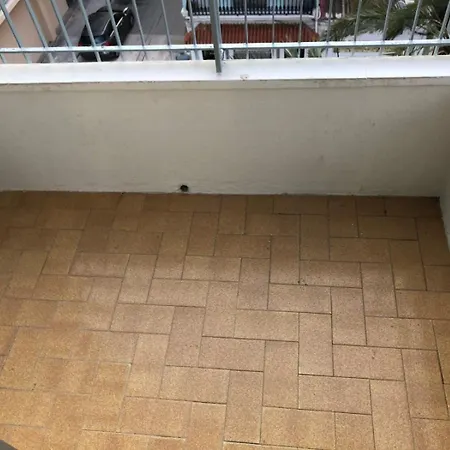 Relaxing Reina Valência