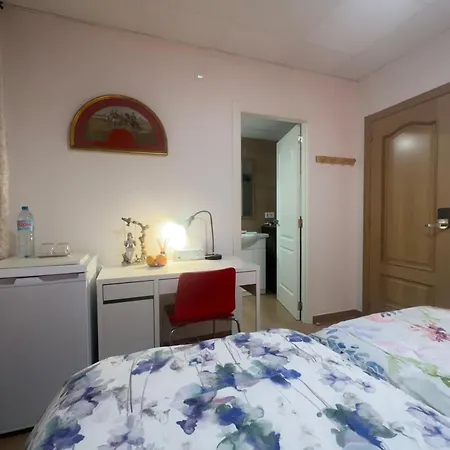 Mirador 2 Del Mercado - Con Bano Privado En El Centro De La Ciudad Vella Проживание в семье