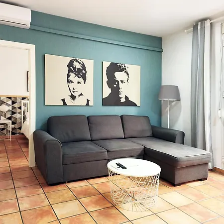 Flats Friends Nave Valence