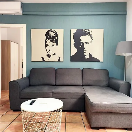 Flats Friends Nave *