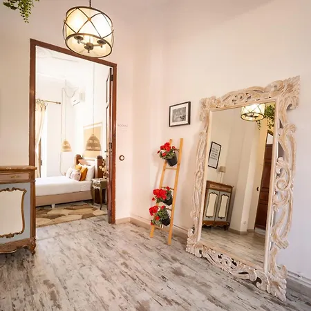 Pensión Portrait Boutique
