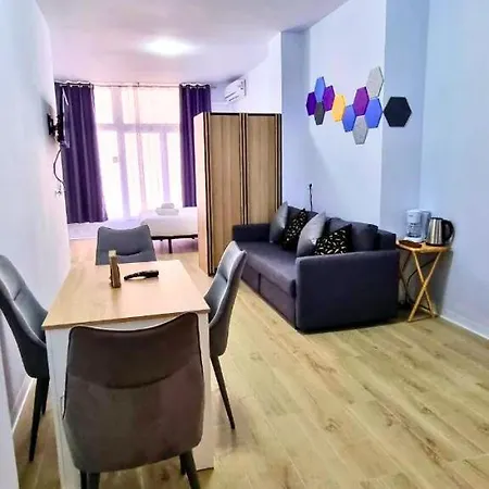 Apart-hotel Ynfinity 3*