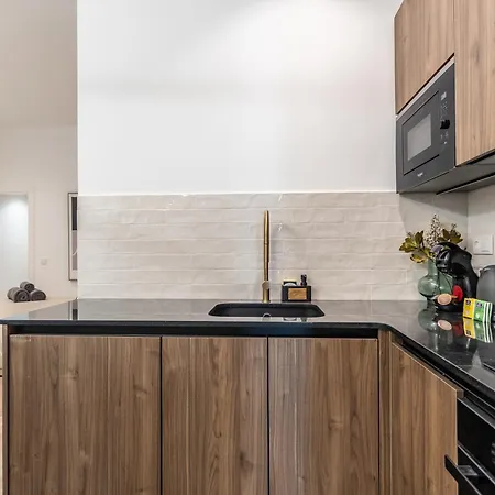 Deluxe - Aiora 瓦伦西亚