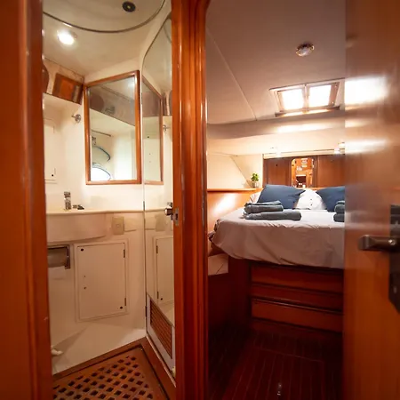 Hotel en barco Master&commander *