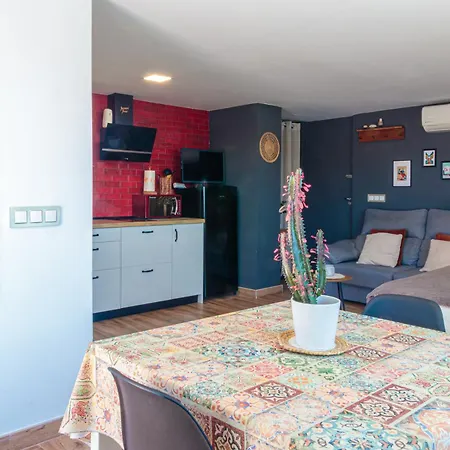 Apartamento Precioso ático En Valencia. Valencia