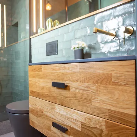 Apartment Singularstays Tinglado Ii