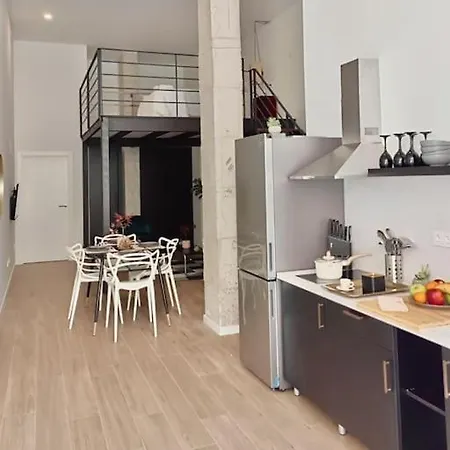 Stylish Loft In Vibrant アパート *