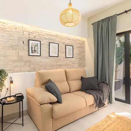 Con Piscina Y Terraza *