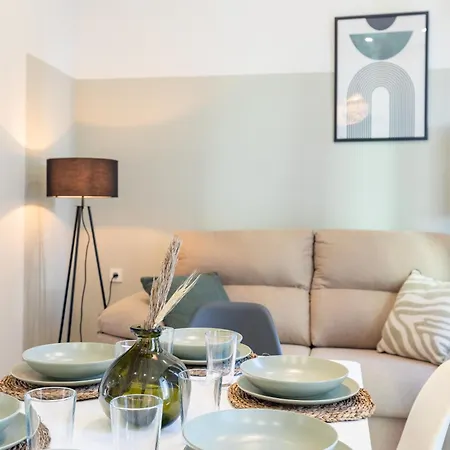 Con Piscina Y Terraza