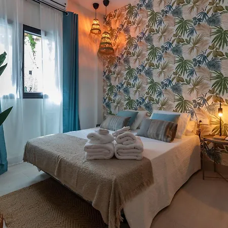 Con Piscina Y Terraza *