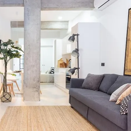 Vlc Host - Manya Valencia