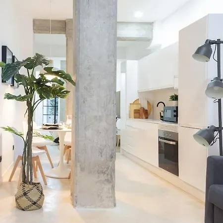 Vlc Host - Manya Valencia