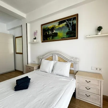 Apartment Assutzena 5 *