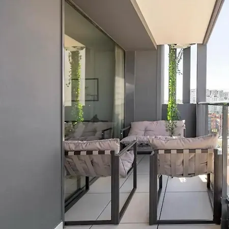 Appartement Time Suits With Beautiful View And Pool Valence