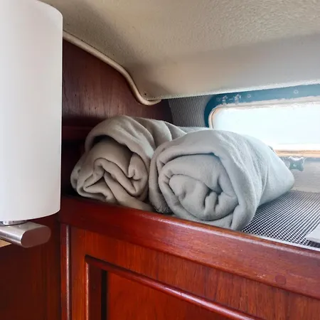 Velero Whimsy * Valencie