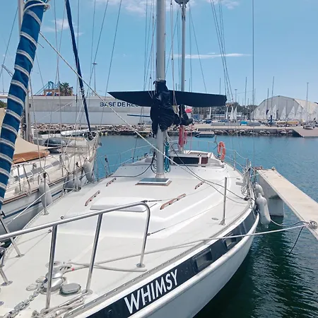 Botel Velero Whimsy *