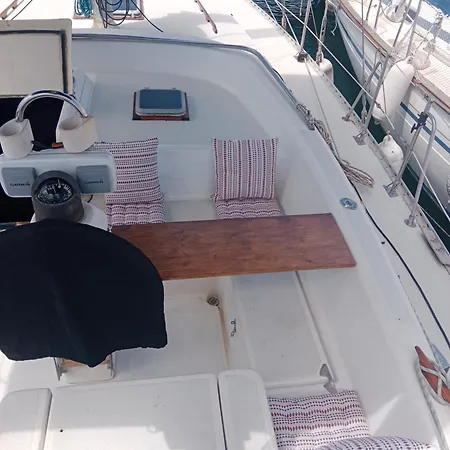Botel Velero Whimsy
