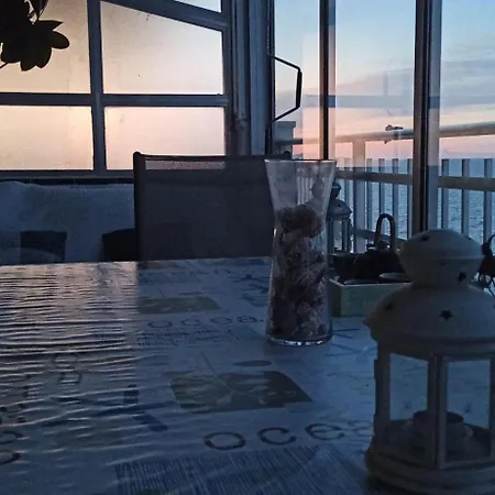 Blue Double Private At Front - En La Playa Piso Compartido Homestay Valencia