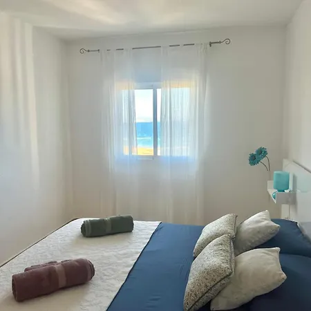 En Primera Linea De La Playa A 15 Minutos De La Ciudad De Apartment *