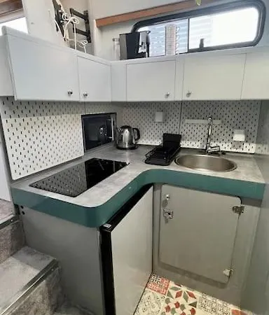 Πλωτό κατάλυμα Barco Playa