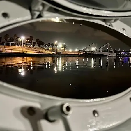 Πλωτό κατάλυμα Barco Playa *