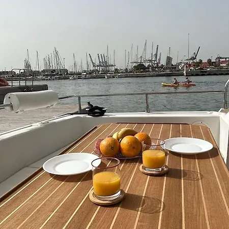 Πλωτό κατάλυμα Barco Playa