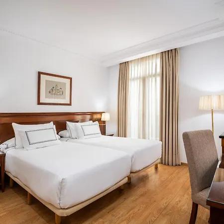 Melia Plaza Hotell