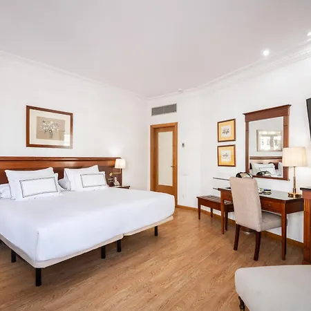 Melia Plaza 4*