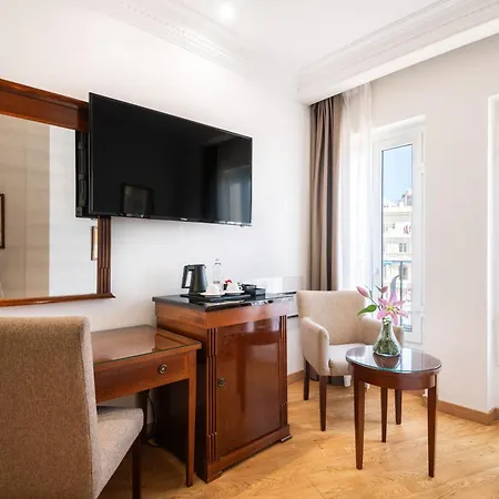 Melia Plaza Hotell 4*