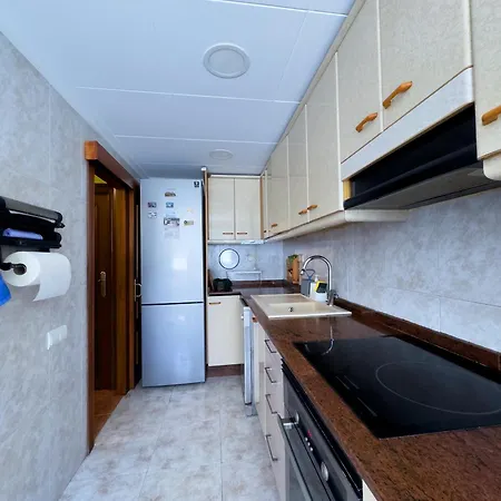 Avenida Del Puerto Private Homestay Valencia