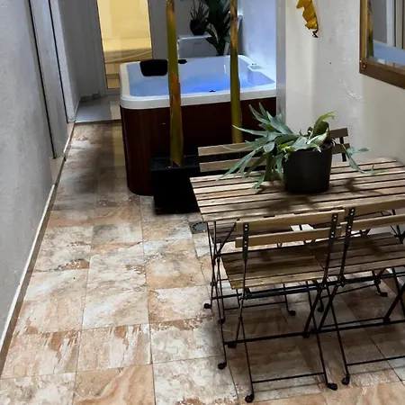 Afrik Apartment *