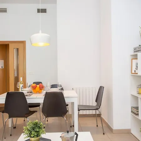 Apartamento Singularstays Mar44 *