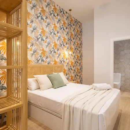 Florit Flats - The Trafalgar *