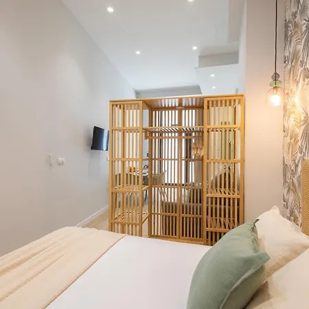 Florit Flats - Trafalgar Arts & Port Apartment *