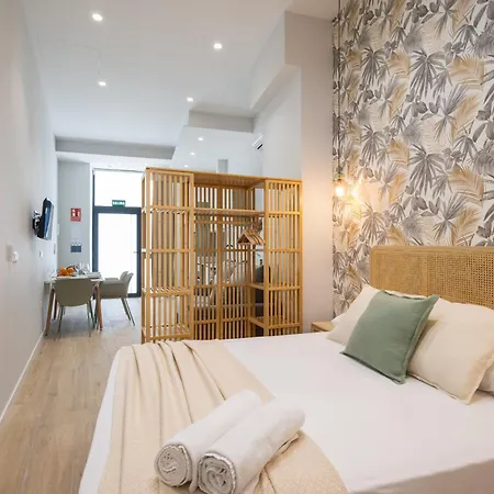 Florit Flats - The Trafalgar *