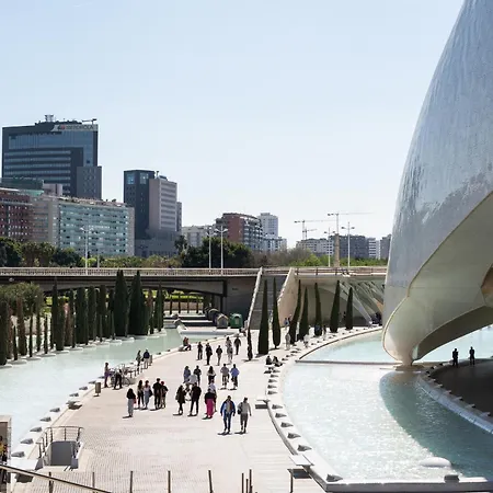 Junto Al Oceanográfic *