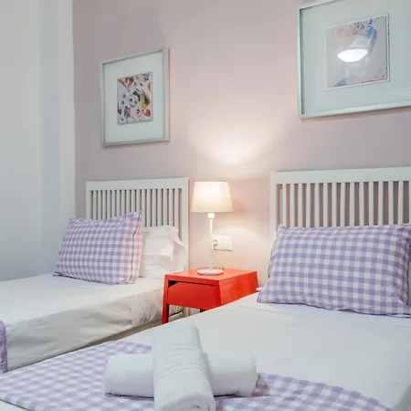 Junto Al Oceanográfic *