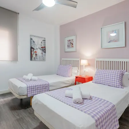 Junto Al Oceanografic Valencia